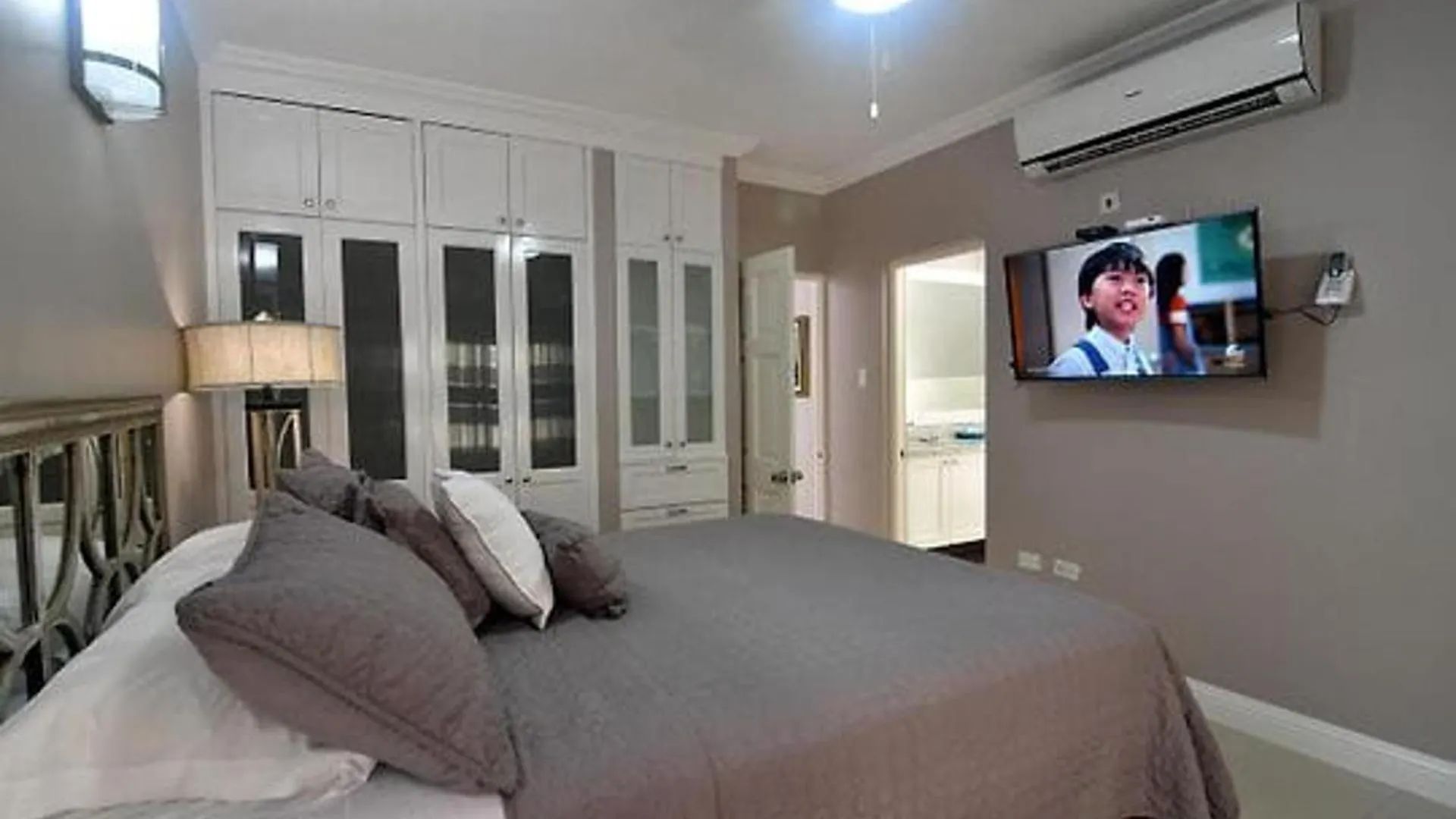 Captivating 1-Bed Ravinia Apartment In キングストン 0*,